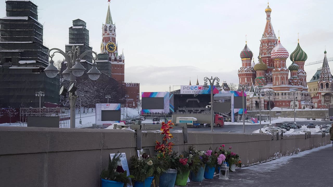 Backdrop – Putin: The New Tsar