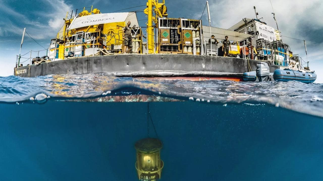 Backdrop – 28 Tage unter dem Mittelmeer – Station Bathyale