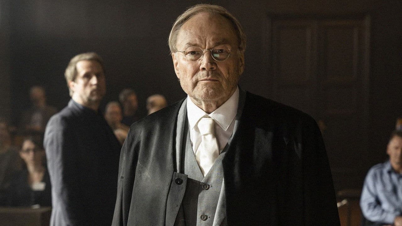 Backdrop – Ferdinand von Schirach: Feinde – Der Prozess