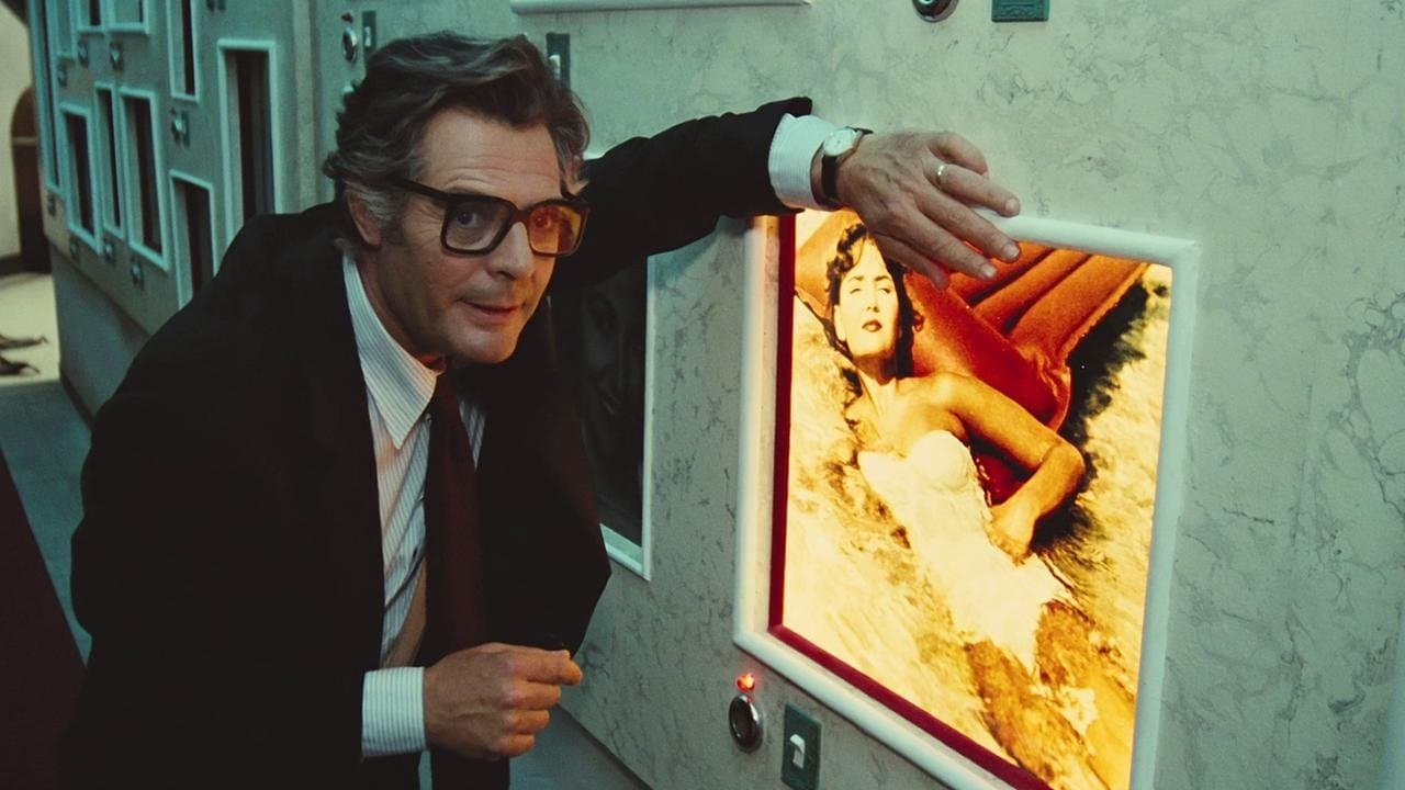 Backdrop – Fellinis Stadt der Frauen