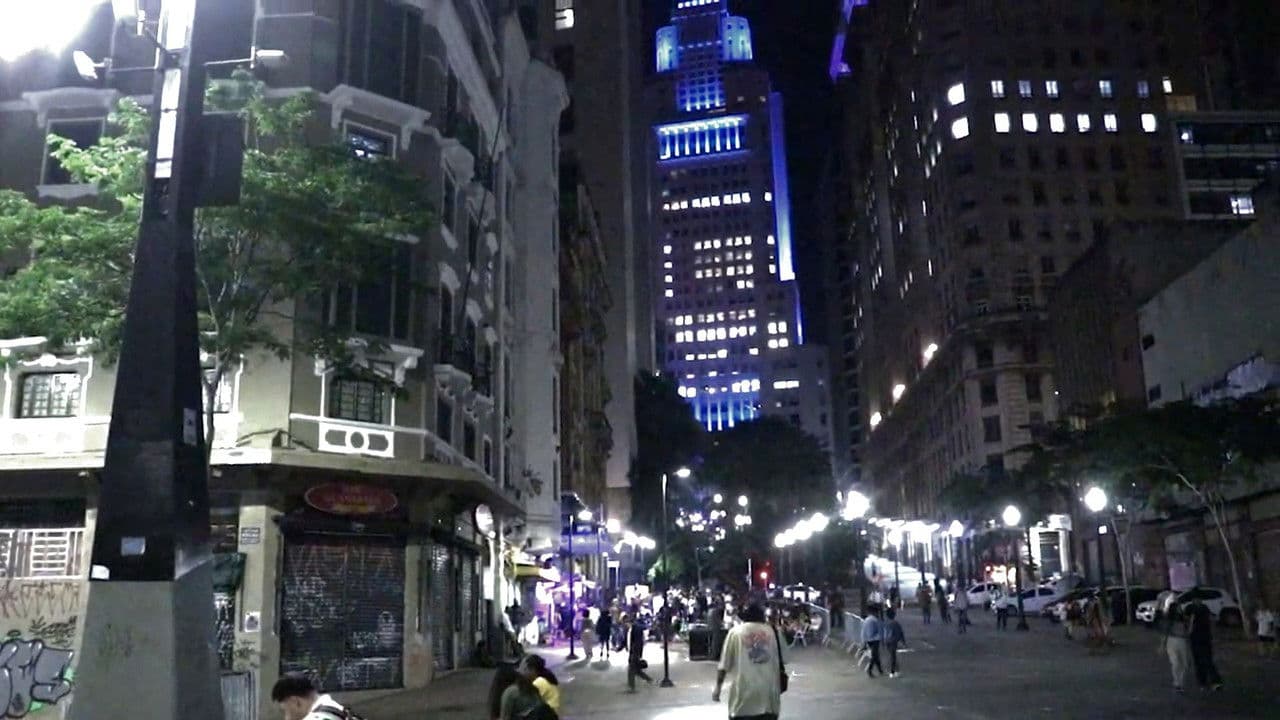 Backdrop – Conexões da Noite: Moda e Subcultura Paulistana