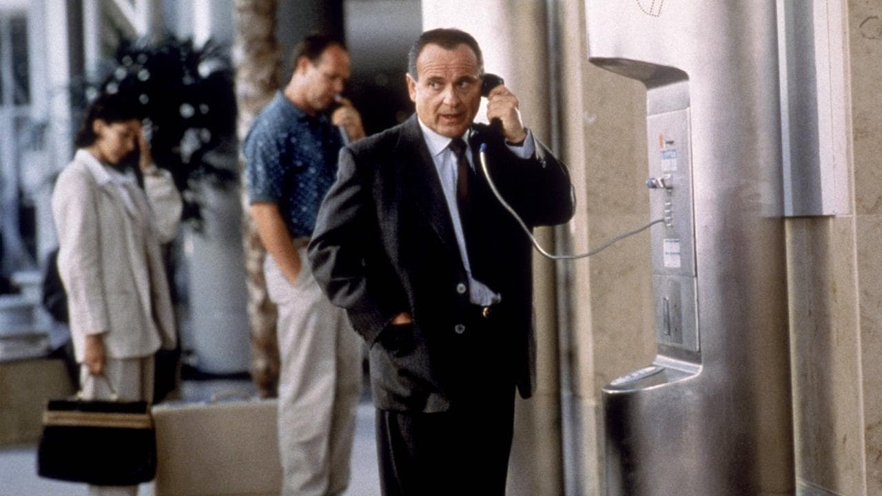 Backdrop – Kopflos - 8 Köpfe im Koffer