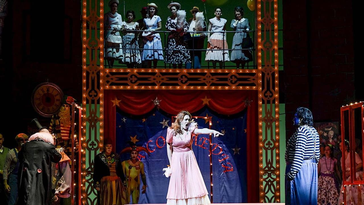 Backdrop – Cavalleria Rusticana - Pagliacci - Live from the Zurich Opera House