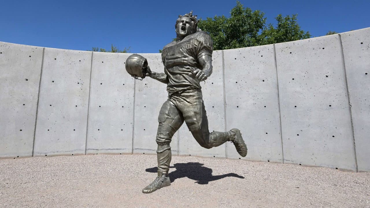 Backdrop – Pat Tillman: Life. Death. Legacy.