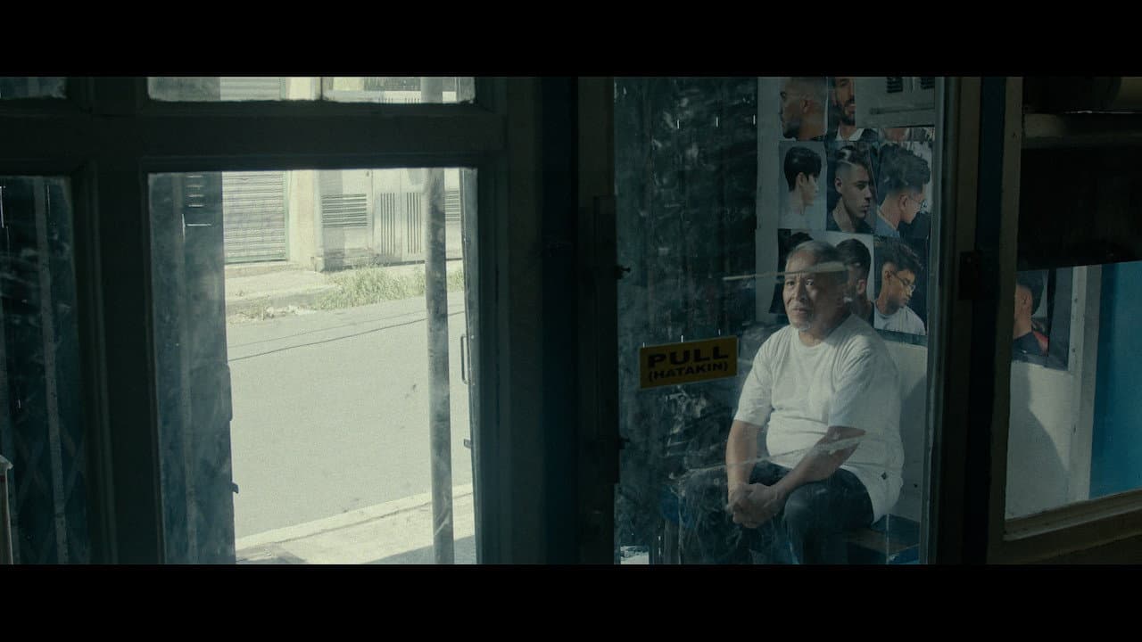 Backdrop – sa likod ng salamin