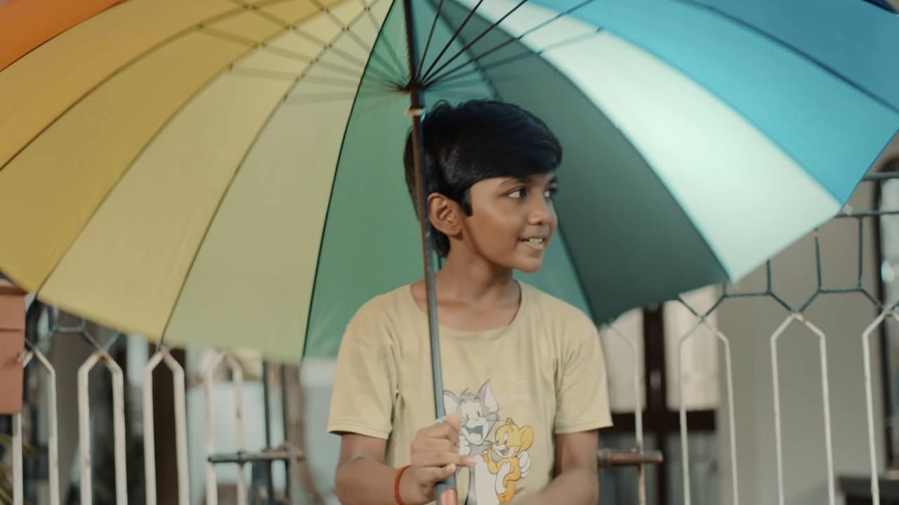Backdrop – Vaanam Neenthum Kudaai
