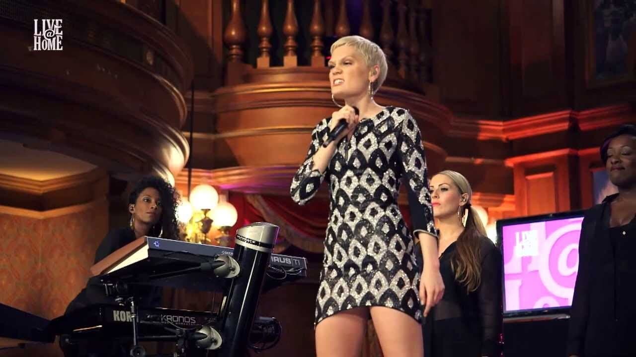 Backdrop – Jessie J - Live@Home - @Disneyland Paris - Full Show