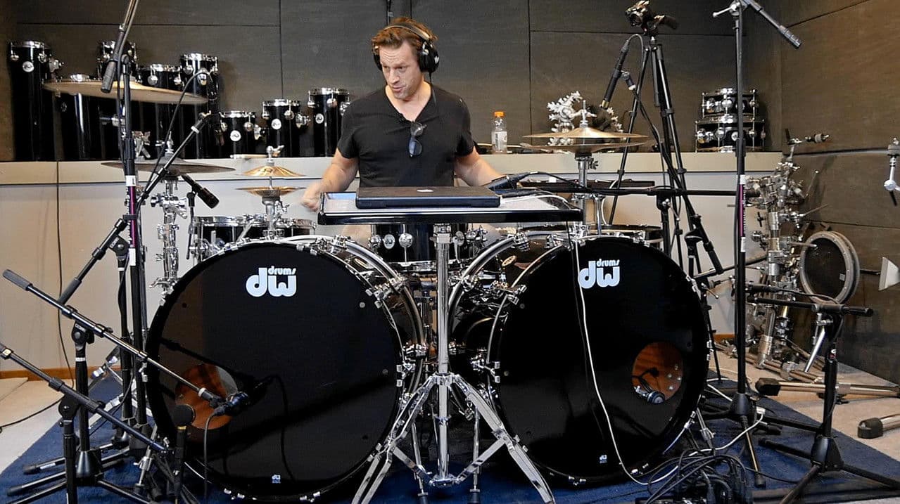 Backdrop – Thomas Lang : Creative Control