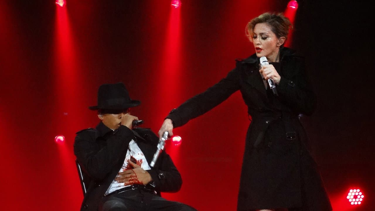Backdrop – Madonna: Live at Paris Olympia