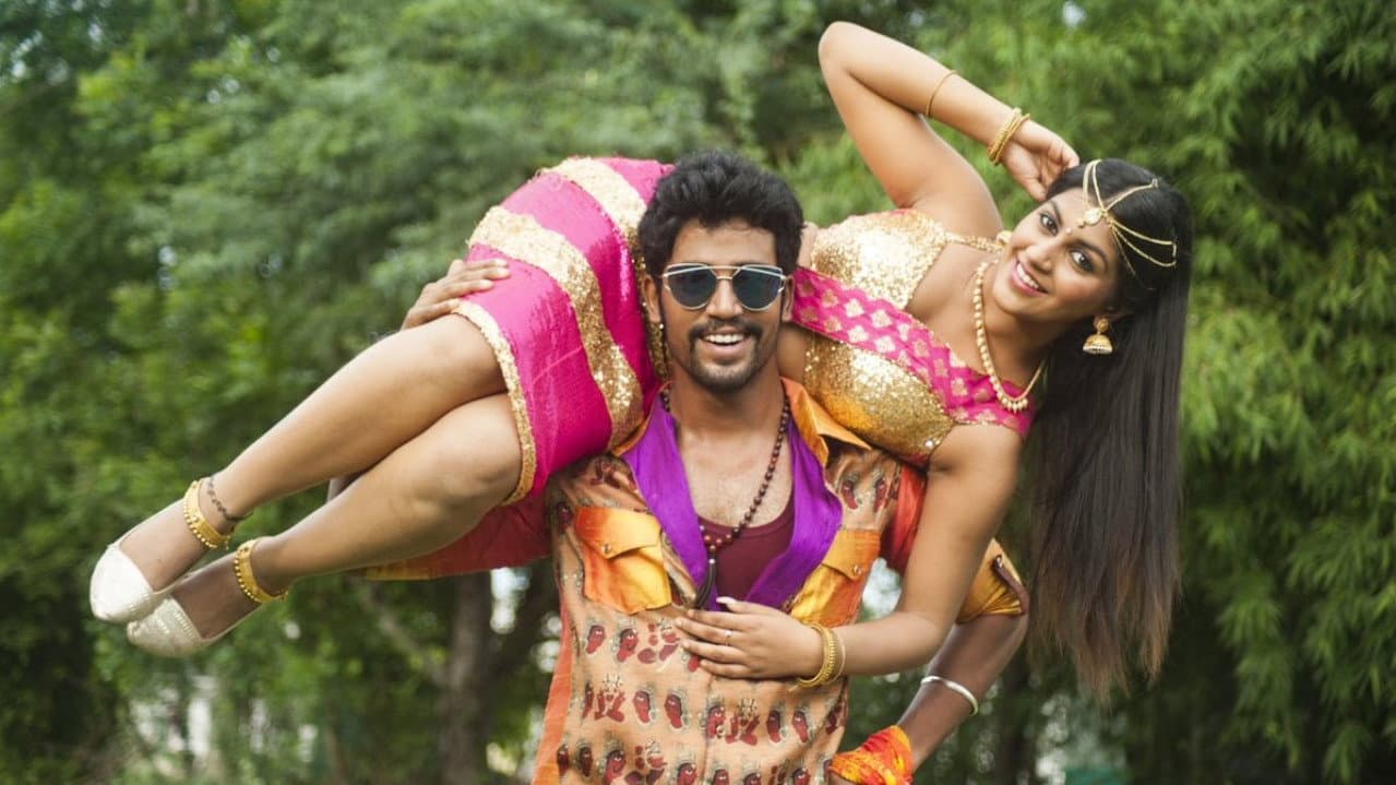 Backdrop – மணியார் குடும்பம்