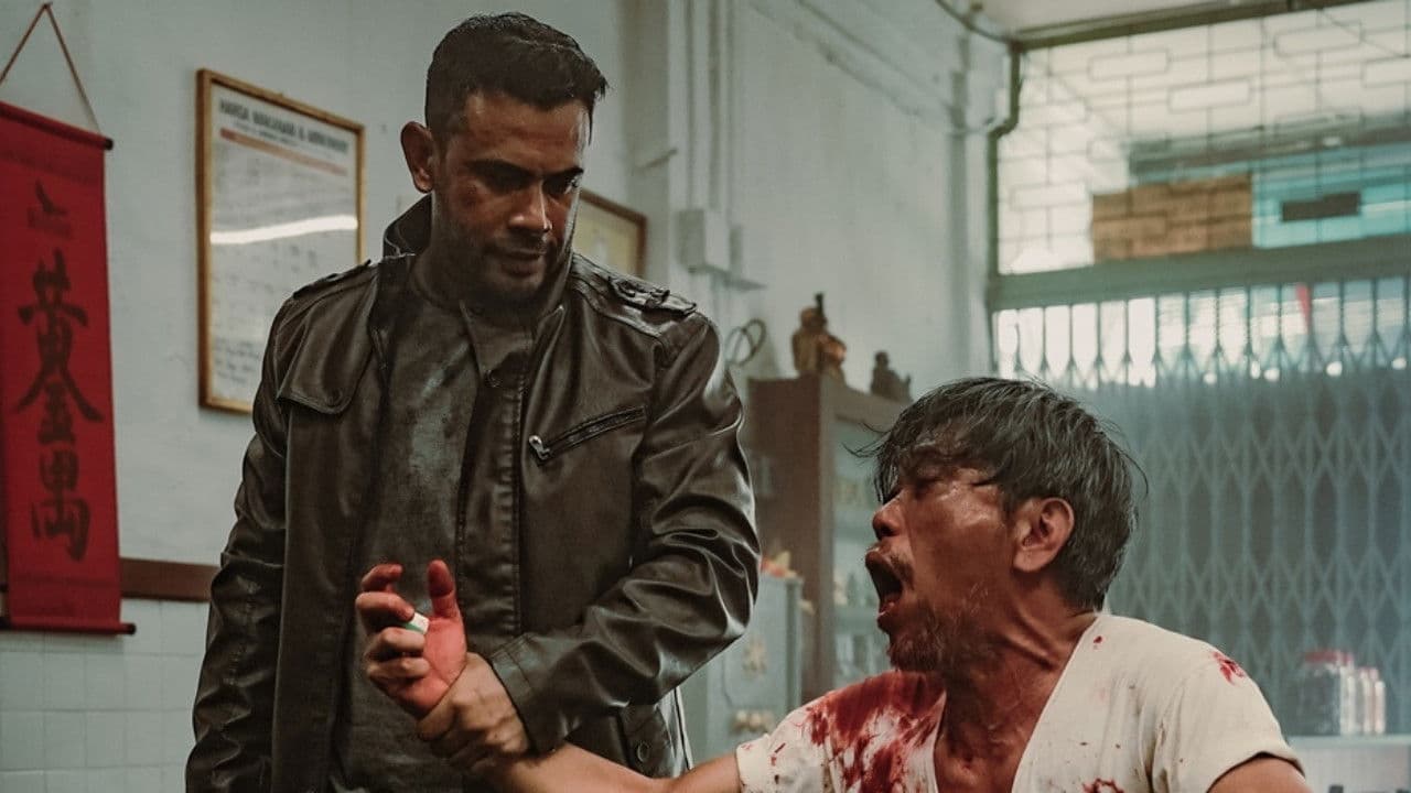 Backdrop – Mikael: Pemburu Dua Alam