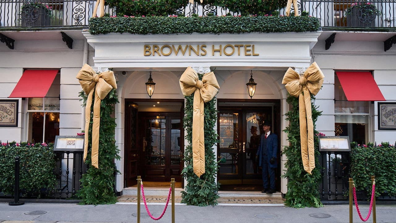 Backdrop – A Very British Hotel at Christmas