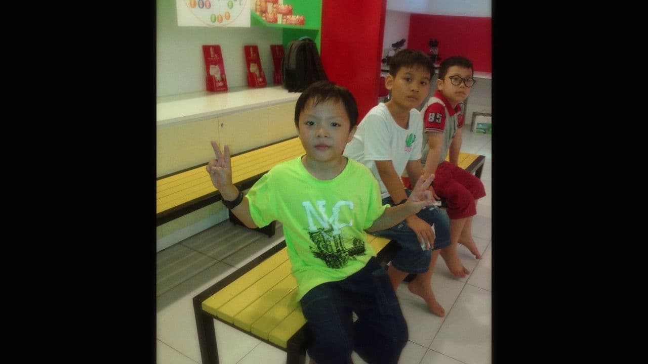 Backdrop – Tuấn Tú