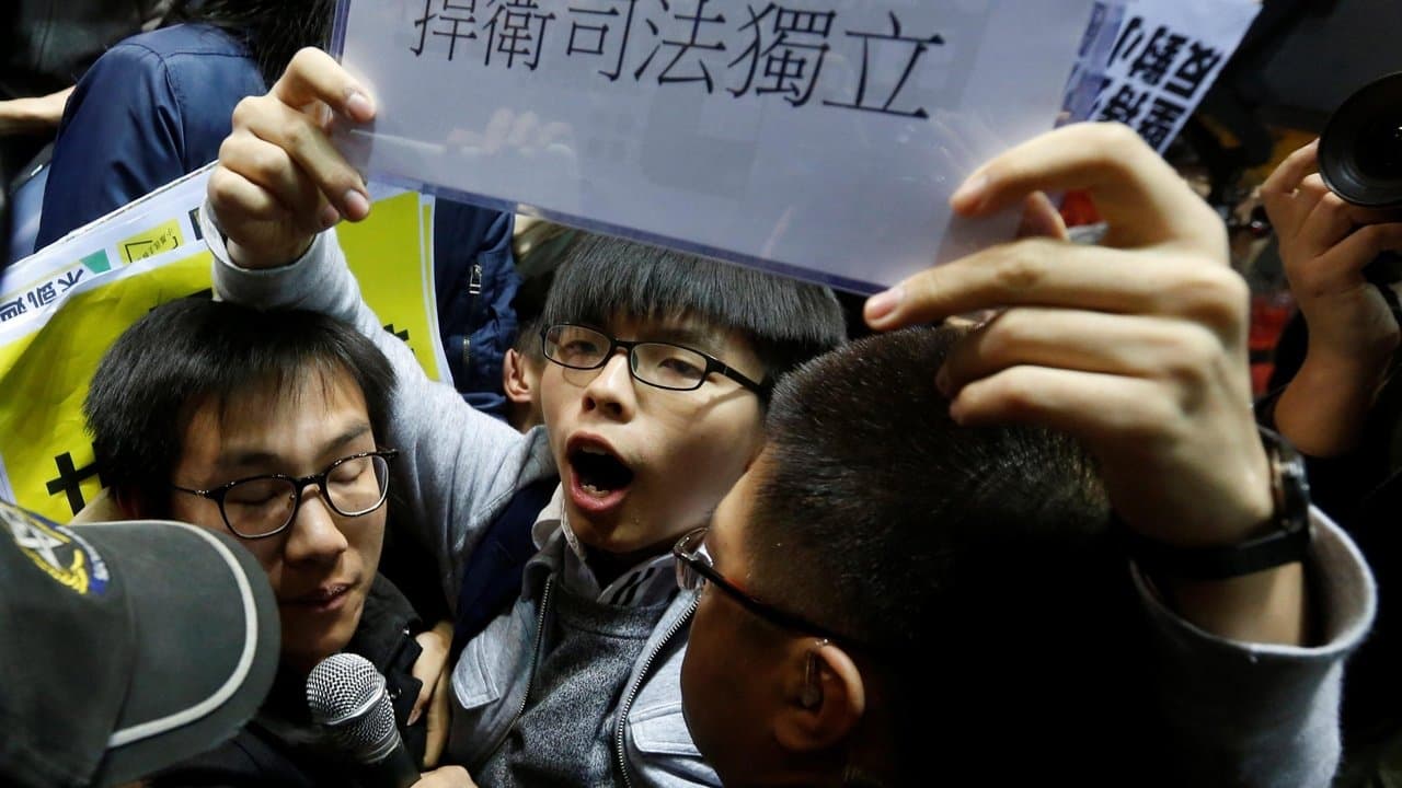 Backdrop – Joshua: Teenager gegen Supermacht