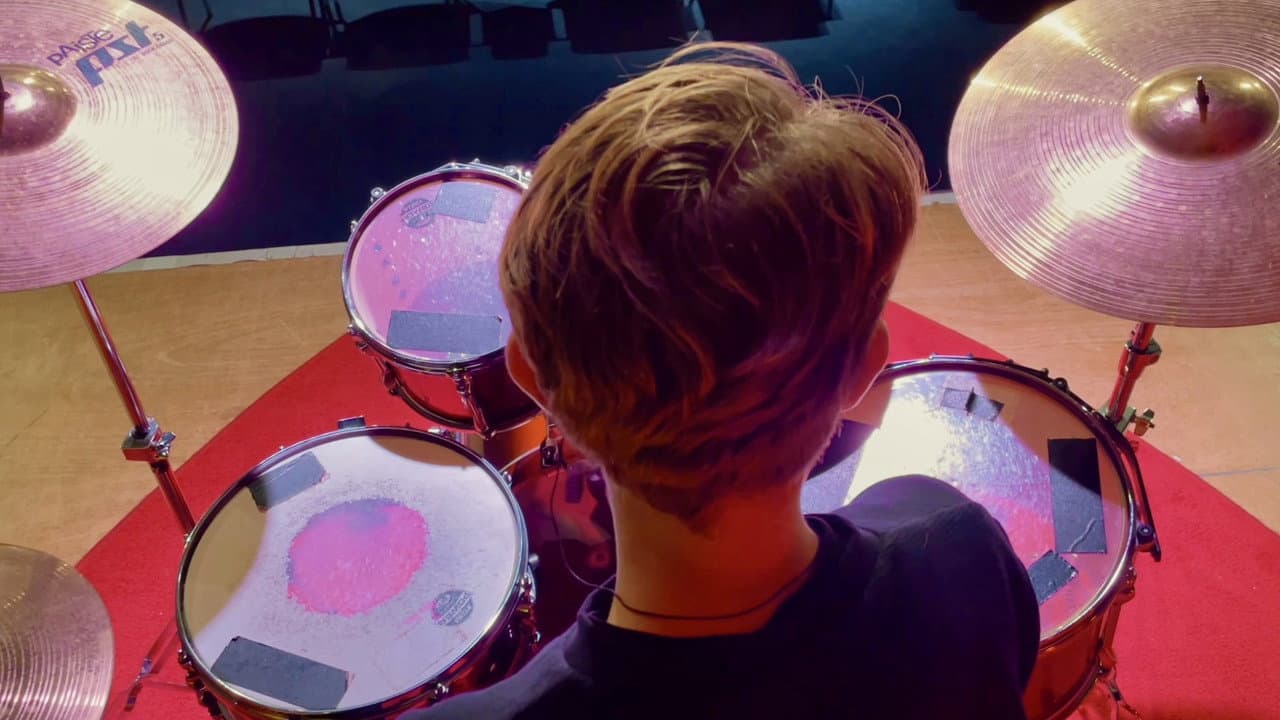 Backdrop – Drum Duel
