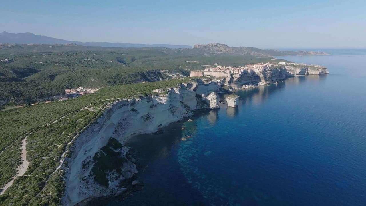 Backdrop – Falaises de Bonifacio : érosion inévitable ?