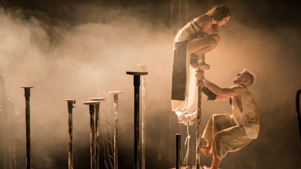 Backdrop – Losers Cirque Company: Vzduchem