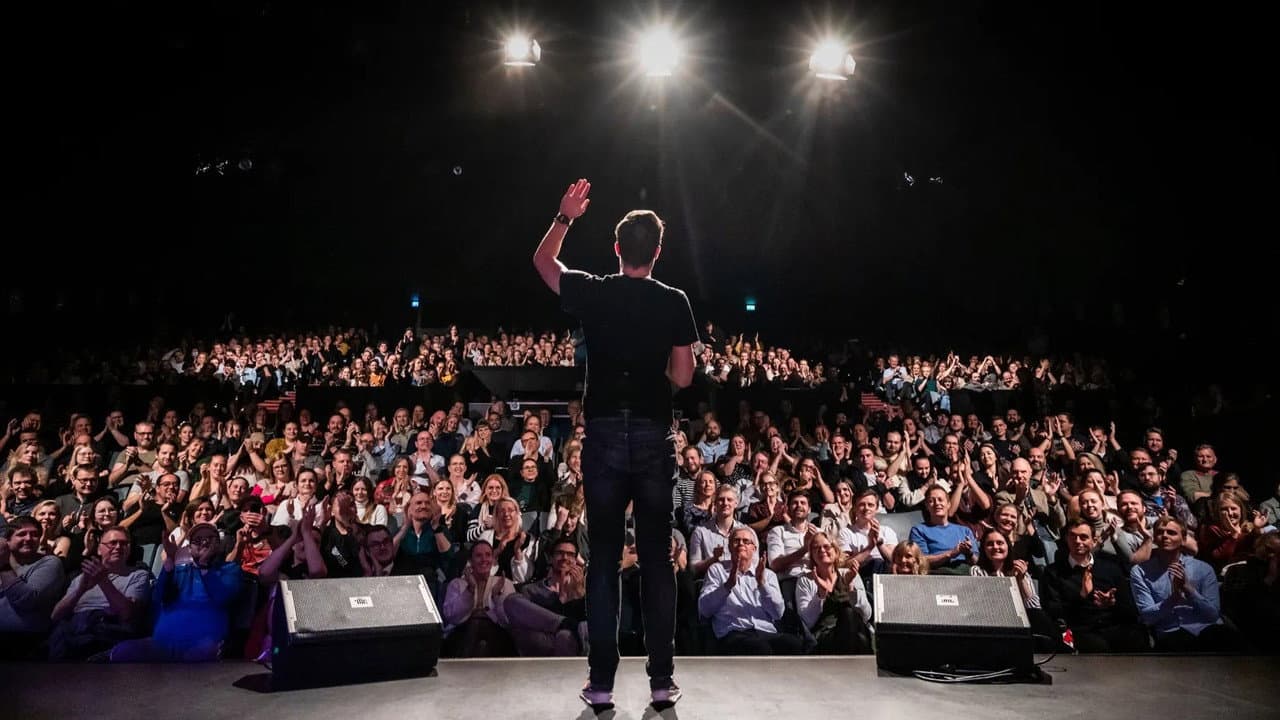 Backdrop – Michael Schøt: DÆMONKRATI