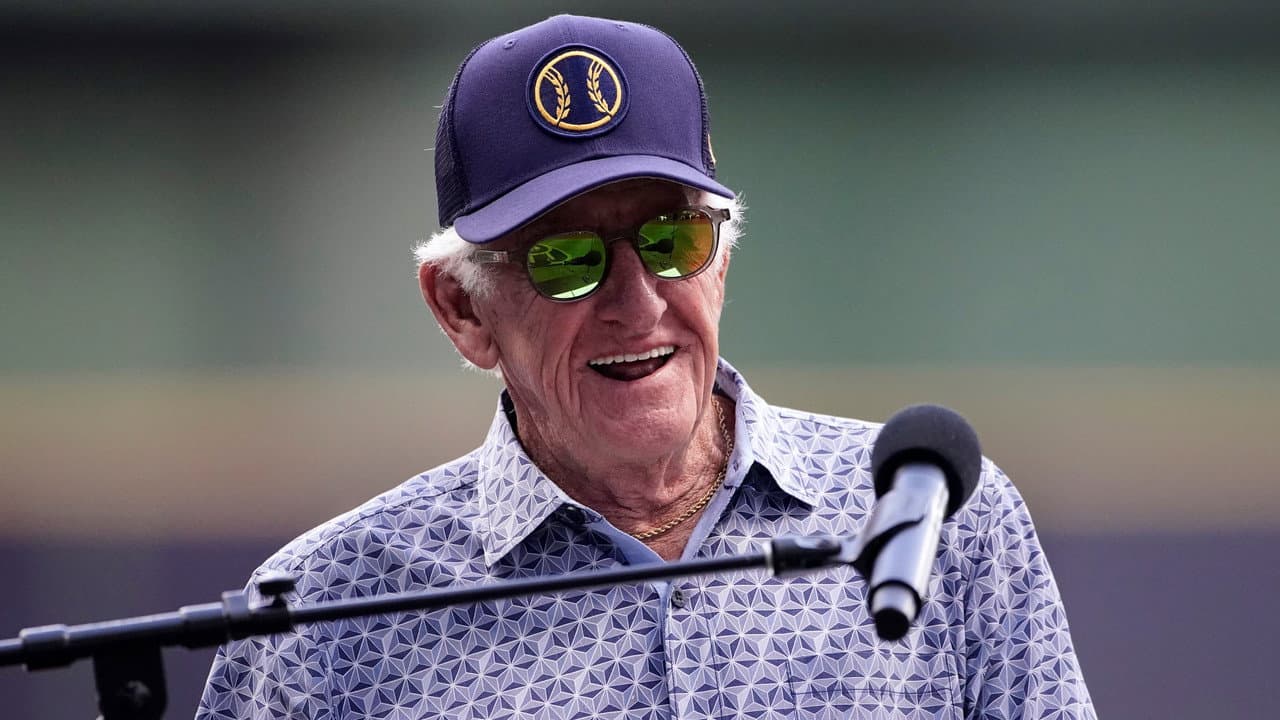 Backdrop – Mr. Baseball, Bob Uecker