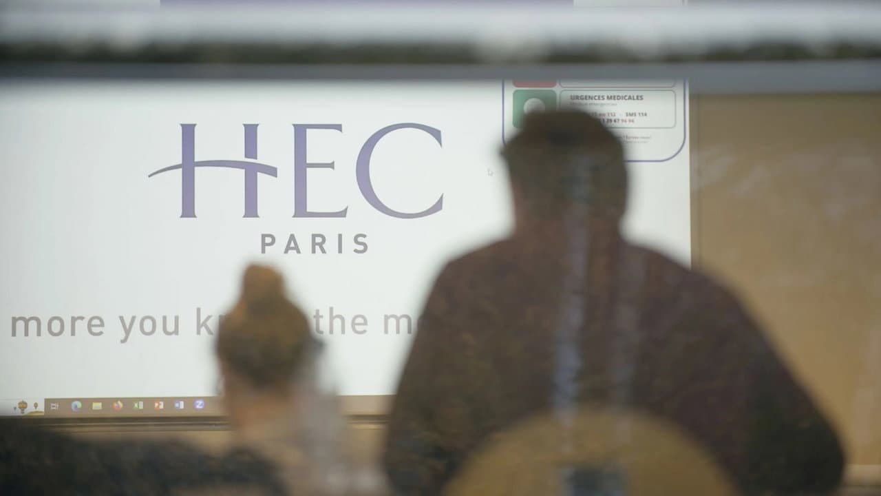 Backdrop – HEC, admis sans les codes