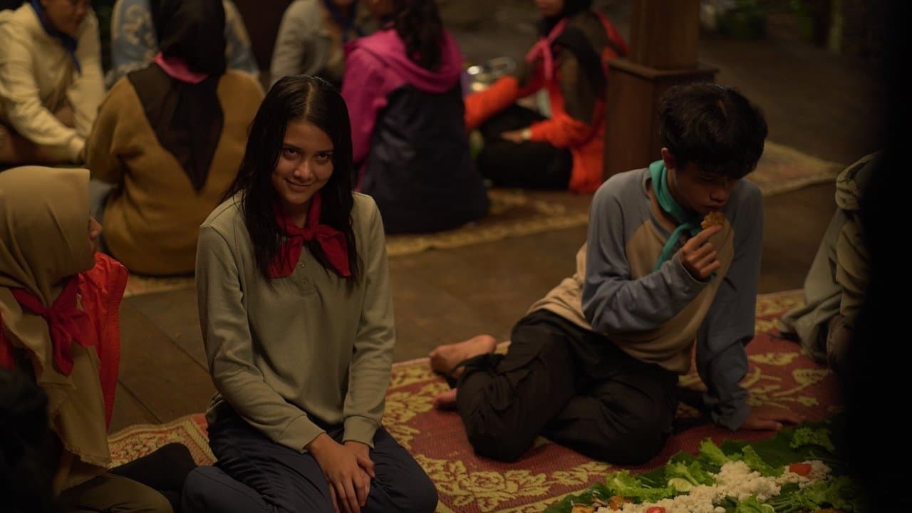 Backdrop – Kemah Terlarang: Kesurupan Massal