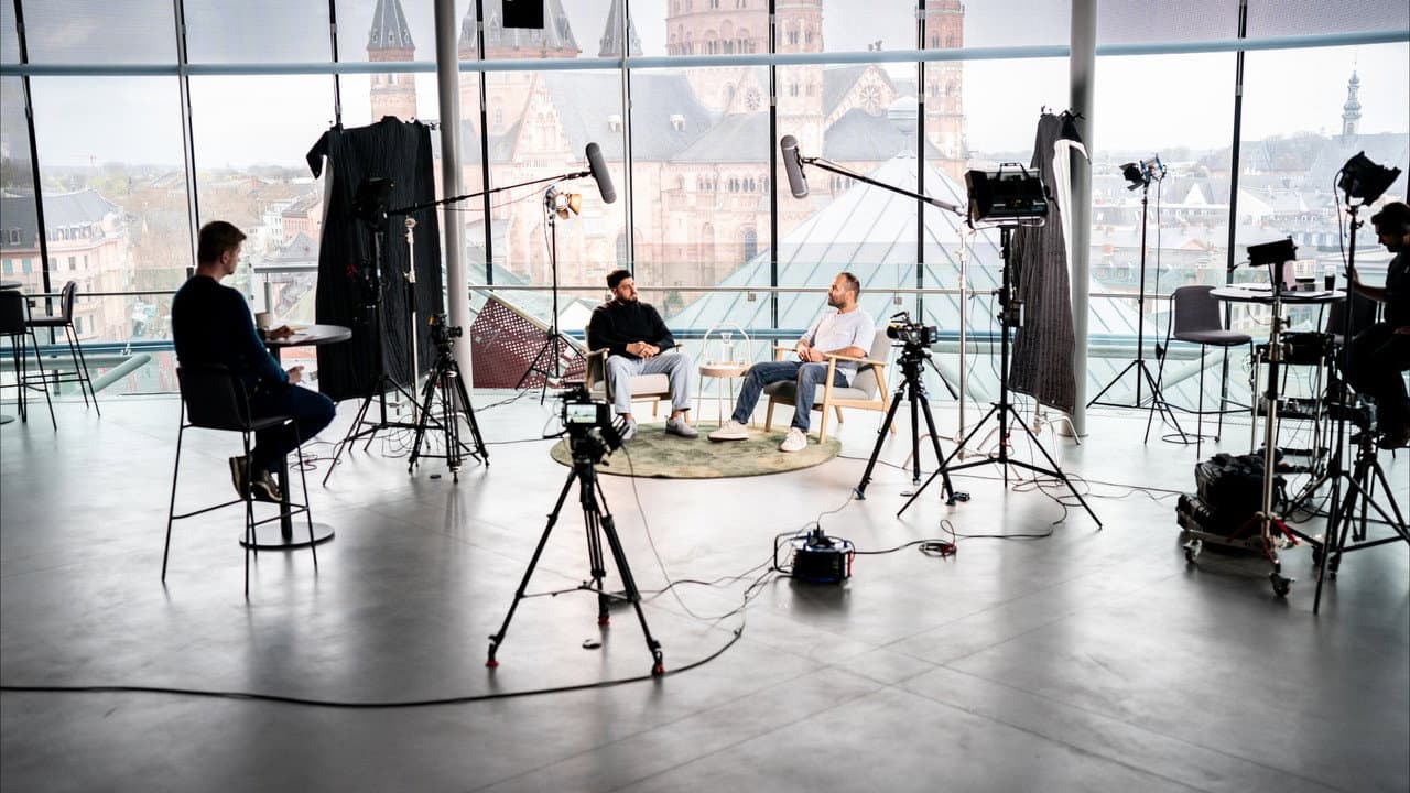 Backdrop – Ankommen: 2015